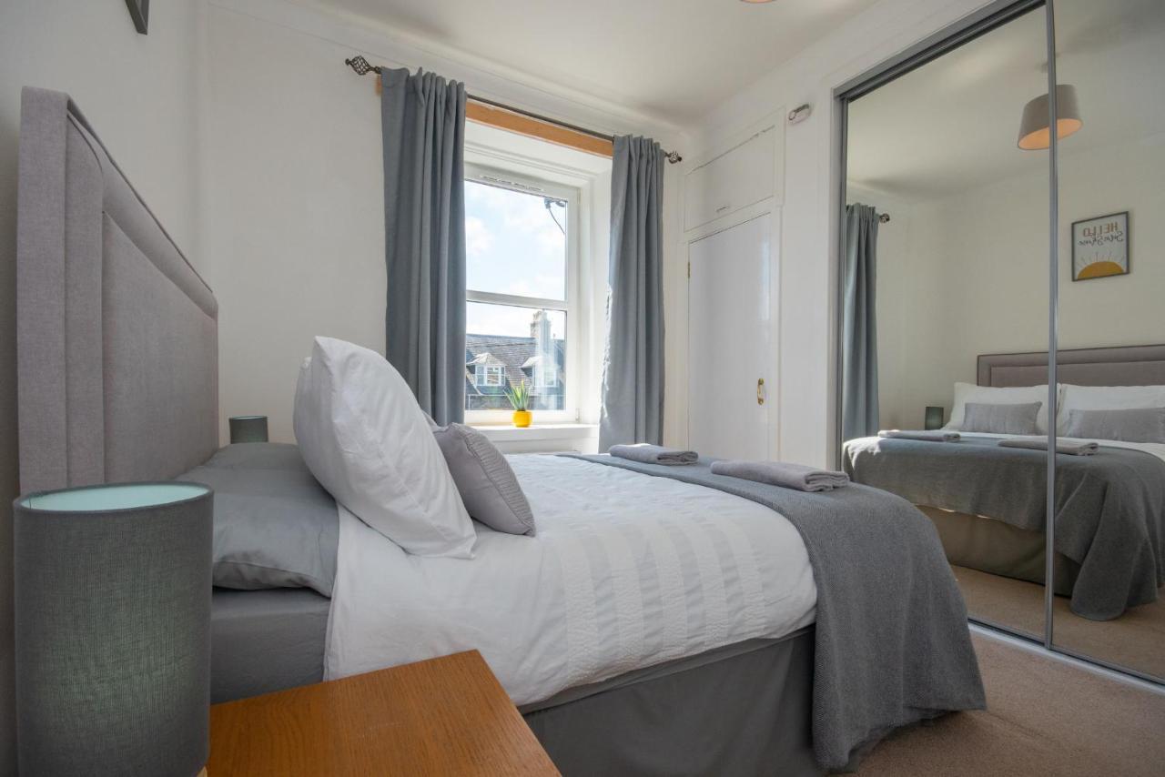 Dwellcome Home Ltd 1 Bed Apt, Half Mile To Union Street Yet Quiet, Free Parking, Fast Wifi, Ideal For Long Term Contractor, Etc Stays, Fully Equipped Kitchen, Regular Housekeeping Option - See Our Site For Assurance Абердин Экстерьер фото