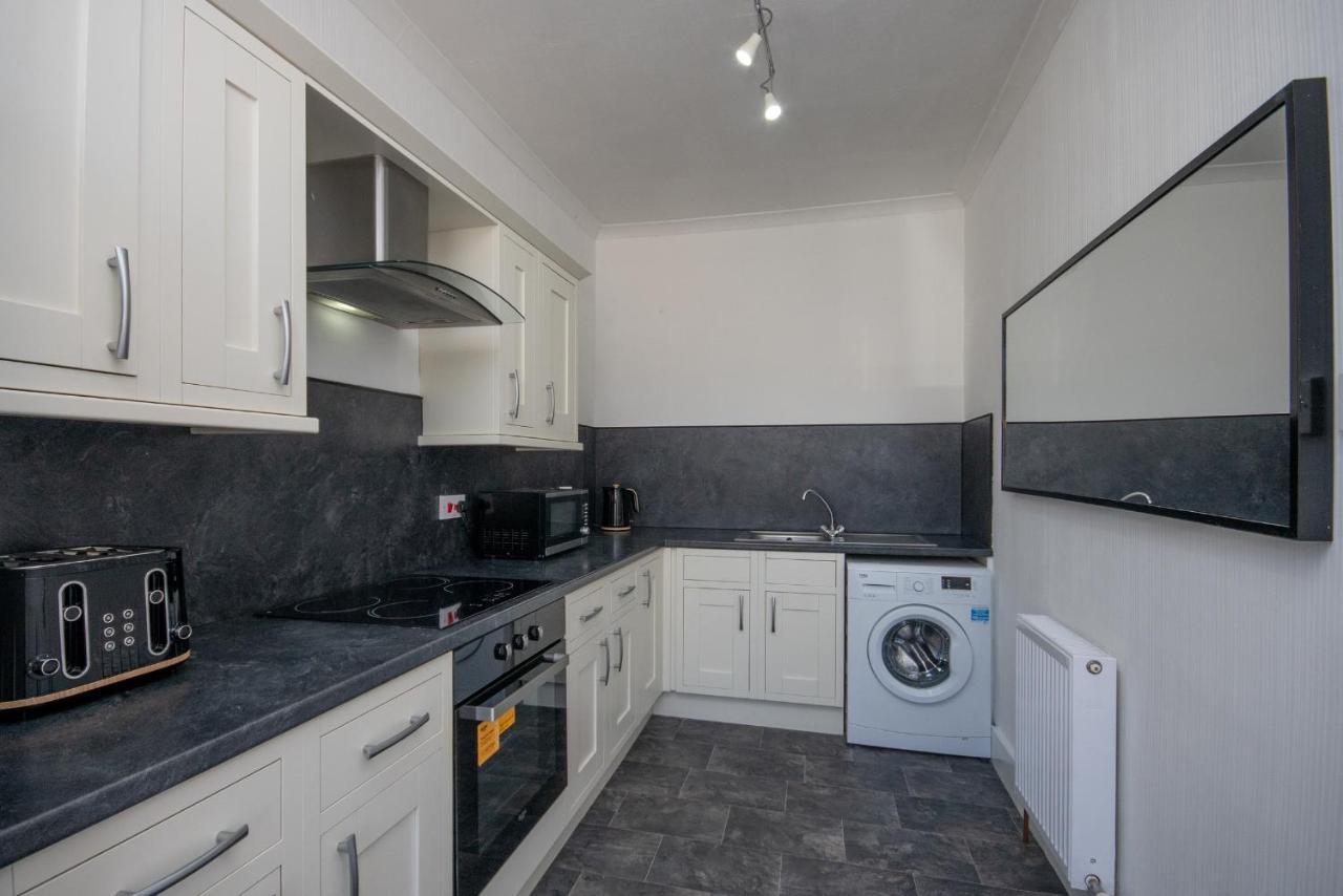 Dwellcome Home Ltd 1 Bed Apt, Half Mile To Union Street Yet Quiet, Free Parking, Fast Wifi, Ideal For Long Term Contractor, Etc Stays, Fully Equipped Kitchen, Regular Housekeeping Option - See Our Site For Assurance Абердин Экстерьер фото